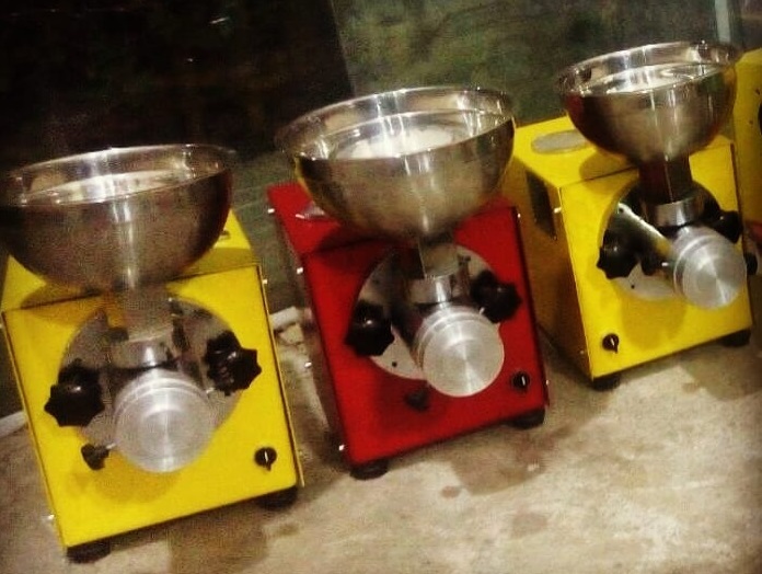 ماكينة زبدة الفول السوداني
